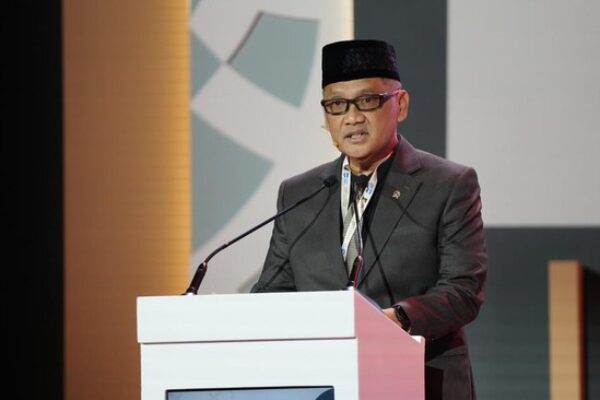 kepala-badan-penyelenggara-haji-republik-indonesia-bp-haji-ri-mochamad-irfan-yusuf-1744791847252_169